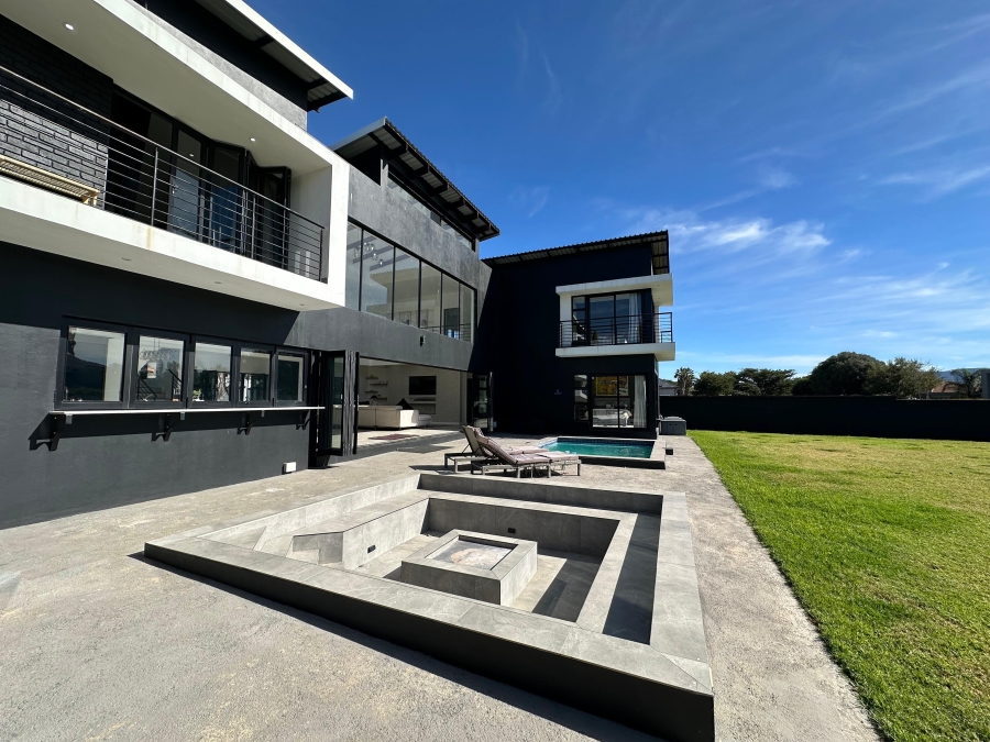 4 Bedroom Property for Sale in The Islands Estates North West